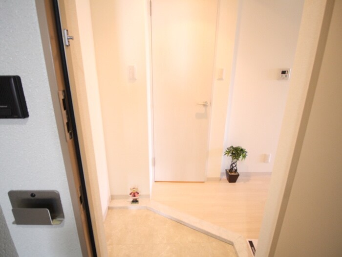 物件内観写真7　(玄関)