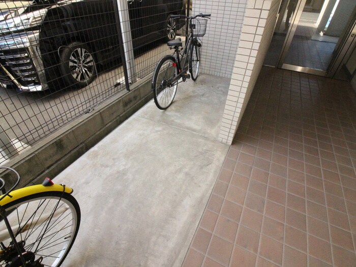 物件外観写真5　(駐輪場)