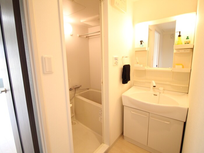 物件内観写真11　(洗面)