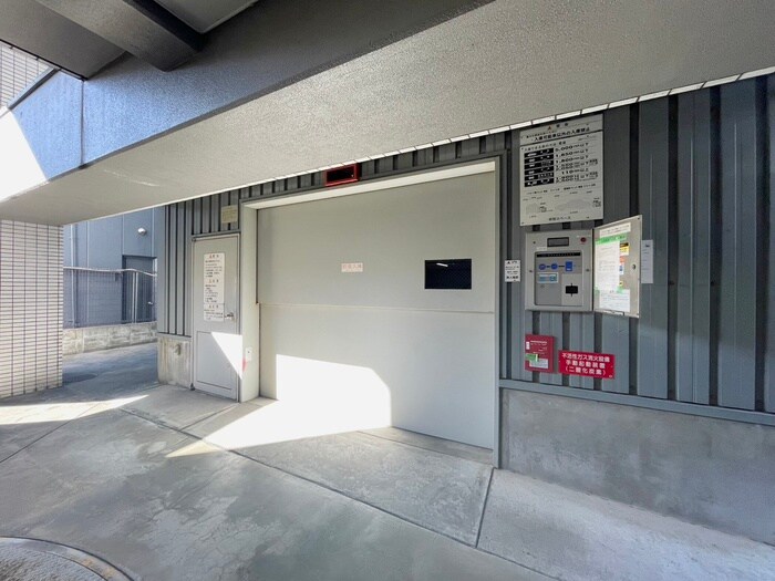 物件外観写真4　(駐車場)