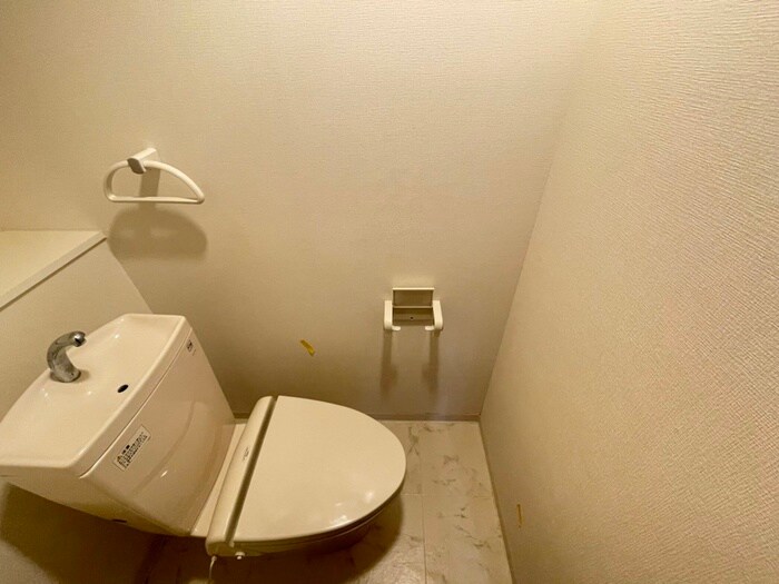 物件内観写真13　(トイレ)