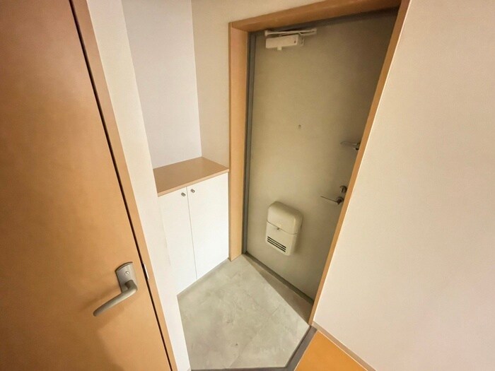 物件内観写真14　(玄関)