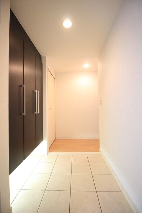 物件内観写真7　(玄関)