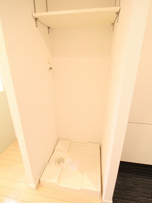 物件内観写真14　(洗濯機置場)