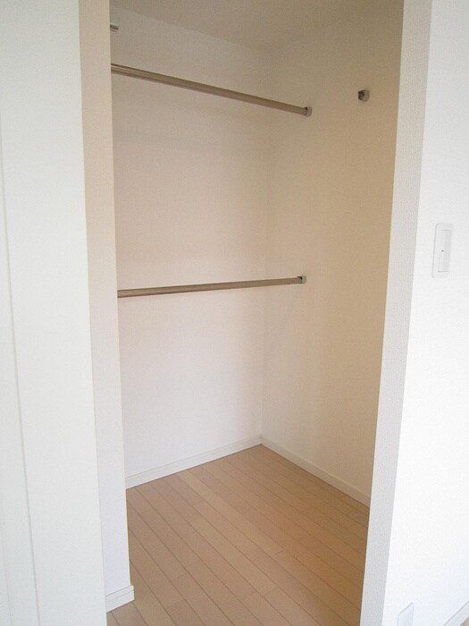 物件内観写真15　(収納)