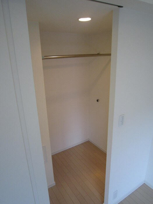 物件内観写真21　(収納)