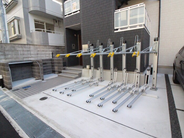 物件外観写真5　(駐輪場)