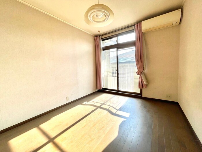 物件内観写真4　(居室)