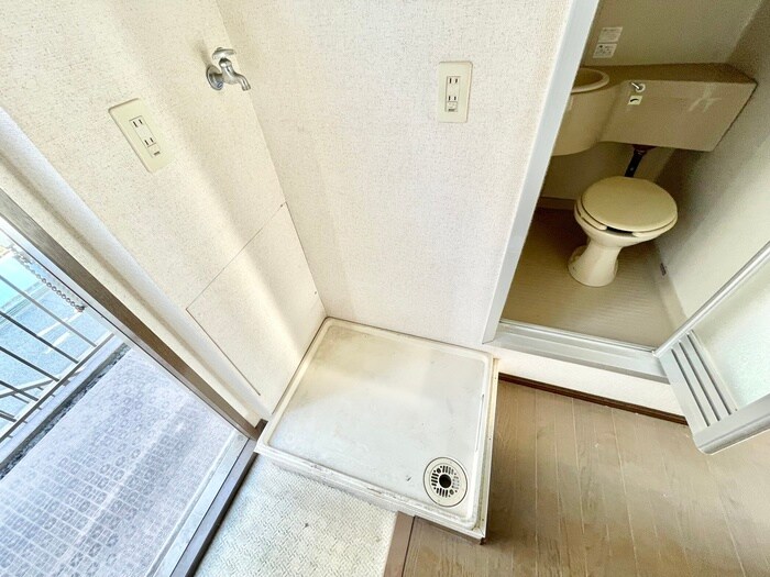 物件内観写真10　(洗濯機置場)