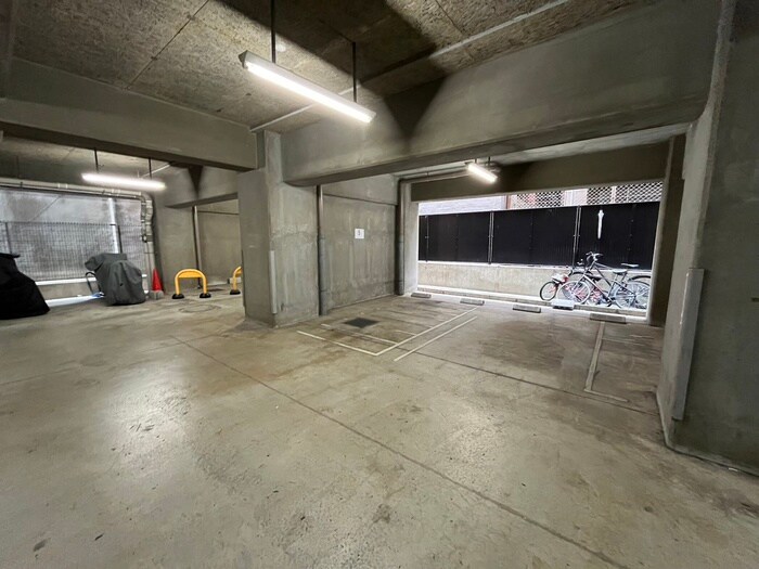 物件外観写真3　(駐車場)