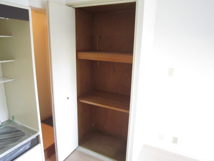 物件内観写真18　(収納)
