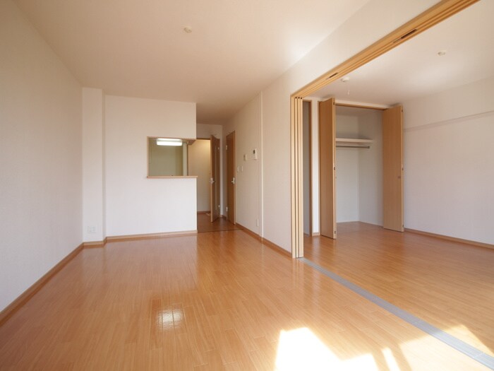 物件内観写真8　(内観写真)