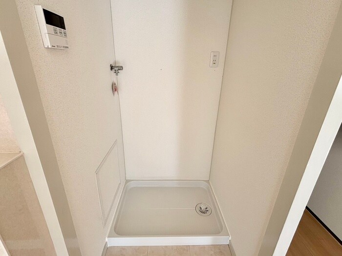 物件内観写真14　(洗濯機置場)