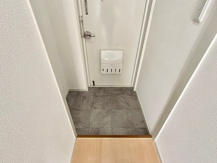 物件内観写真16　(玄関)