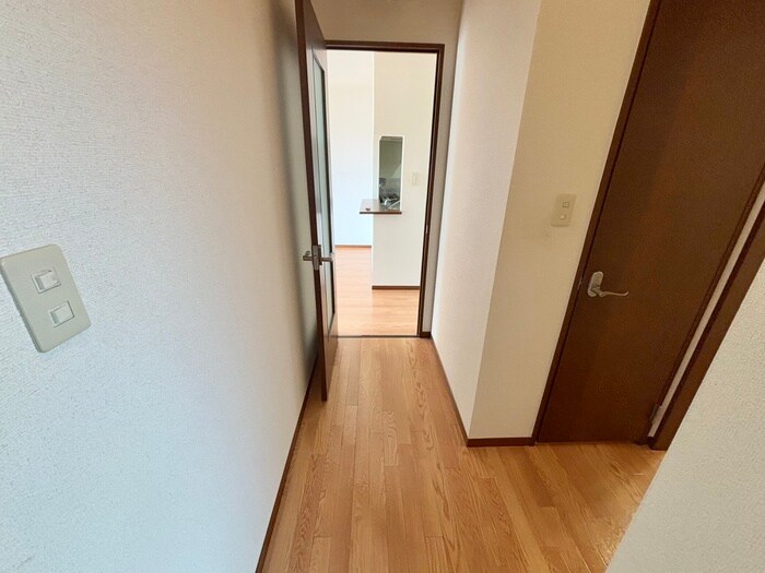 物件内観写真19　(廊下)