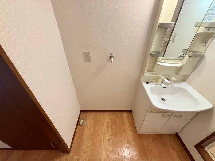 物件内観写真21　(洗濯機置場)