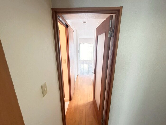 物件内観写真18　(廊下)