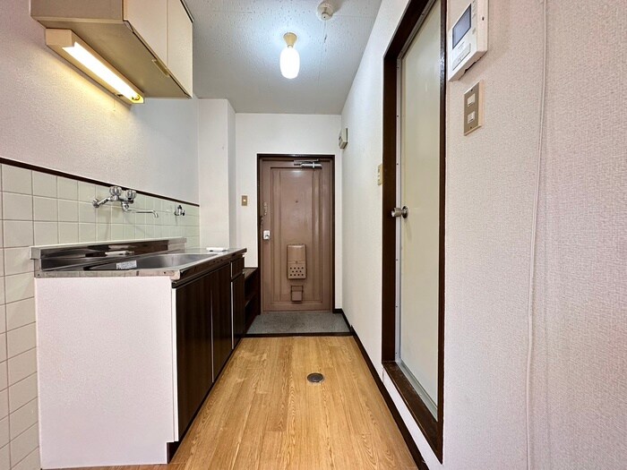 物件内観写真10　(廊下)