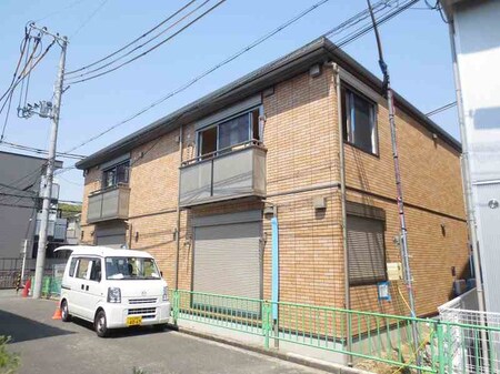 トゥジュール・アヴェクトワ外観写真