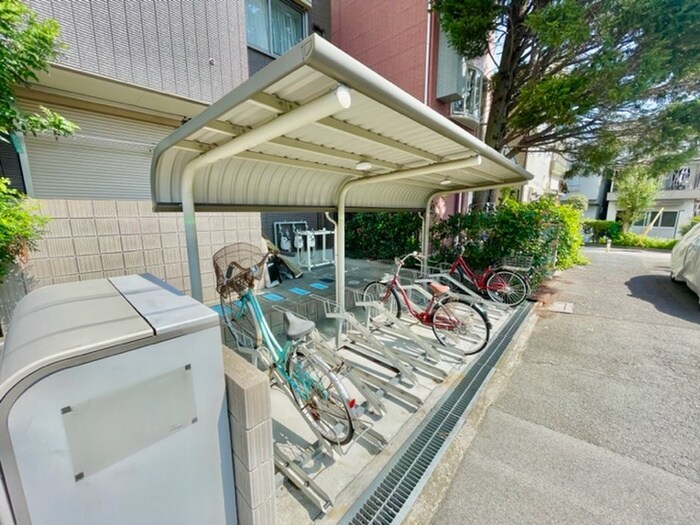 物件外観写真5　(駐輪場)