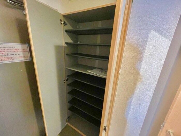物件内観写真18　(靴箱)