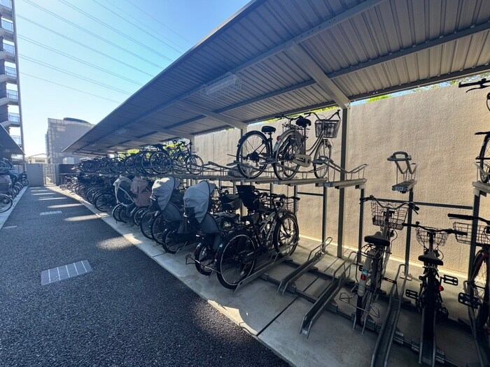物件外観写真5　(駐輪場)