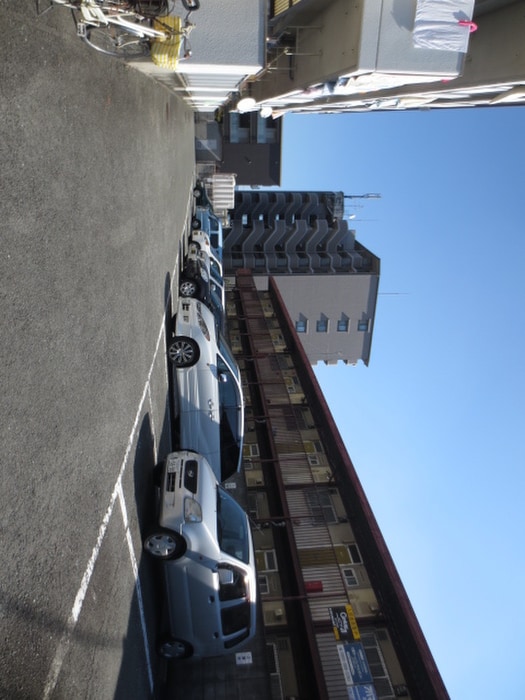 物件外観写真3　(駐車場)