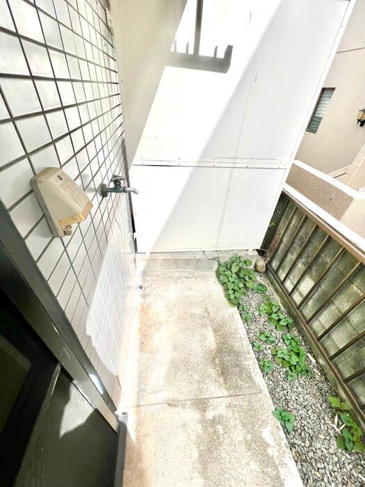 物件内観写真11　(洗濯機置場)