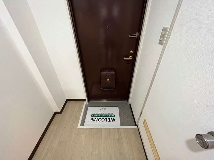 物件内観写真17　(玄関)