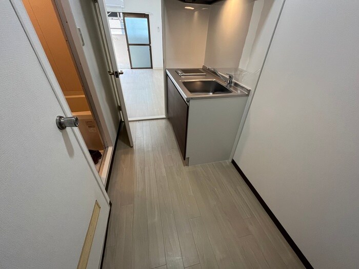 物件内観写真18　(廊下)