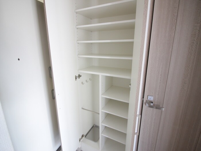 物件内観写真15　(靴箱)