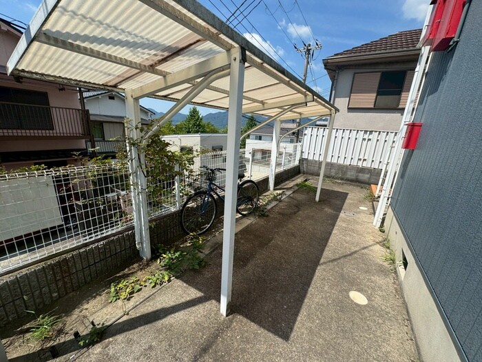 物件外観写真5　(駐輪場)