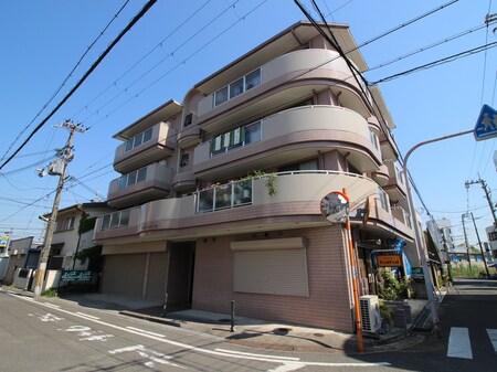 シティハイツ総持寺１号館外観写真