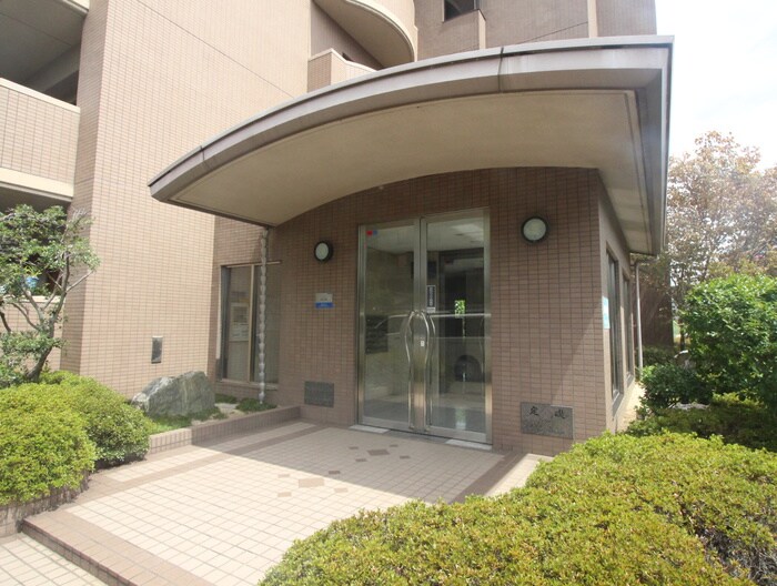 物件外観写真5　(エントランス部分)