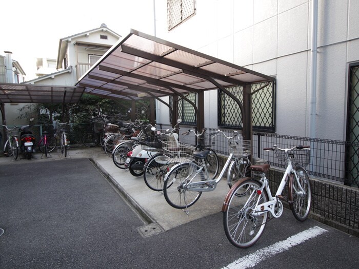 物件外観写真4　(駐輪場)