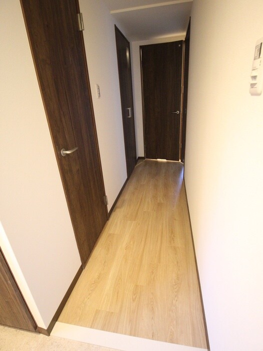 物件内観写真16　(廊下)