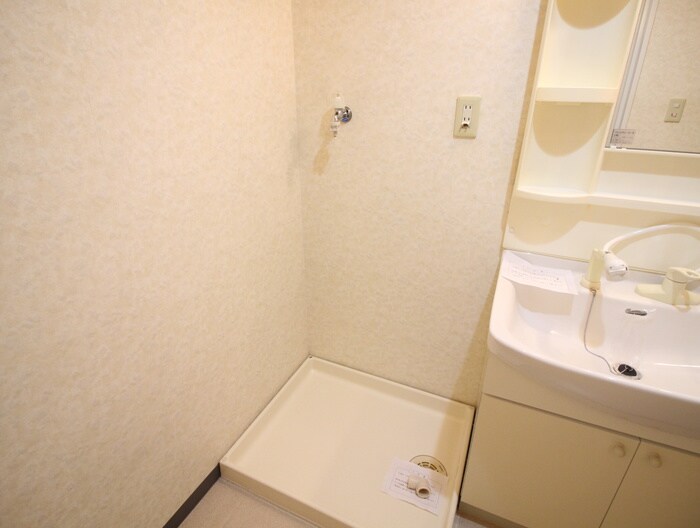 物件内観写真13　(洗濯機置場)