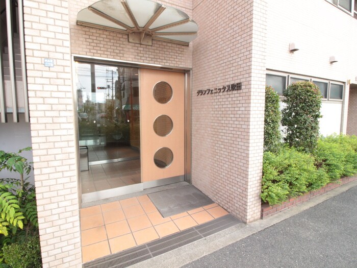 物件外観写真2　(エントランス部分)