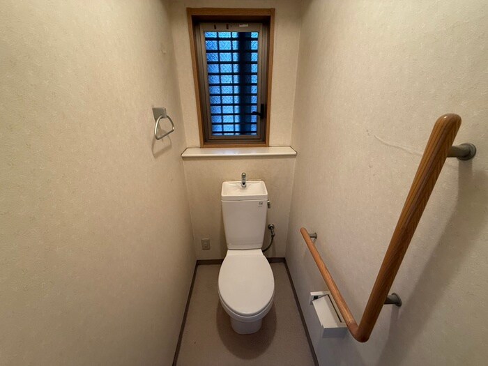 物件内観写真12　(トイレ)