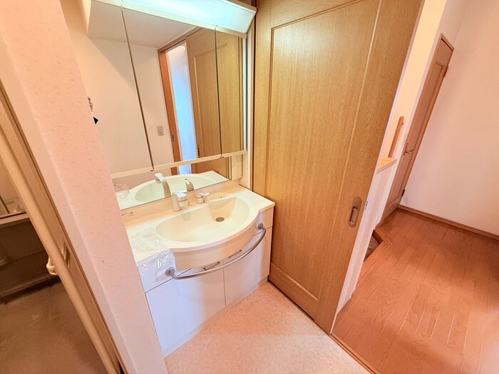 物件内観写真13　(洗面)