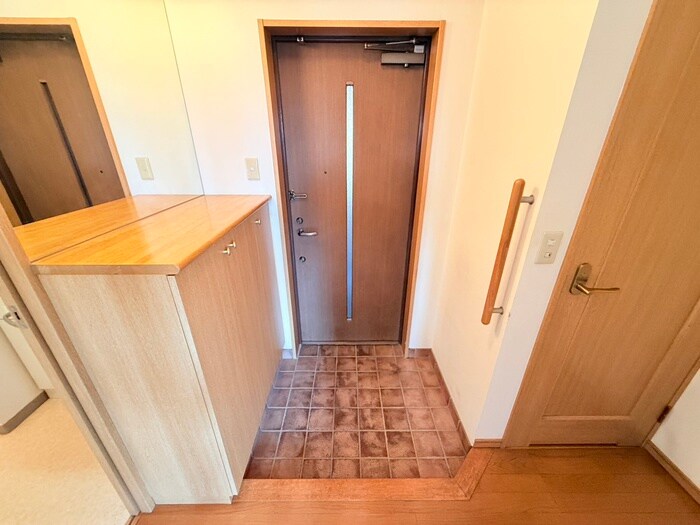 物件内観写真17　(玄関)