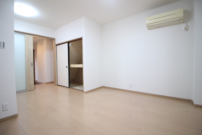 物件内観写真5　(居室)