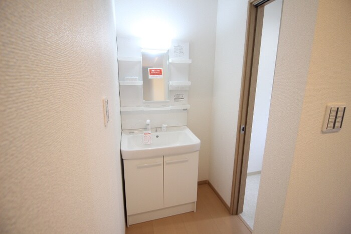 物件内観写真9　(洗面)