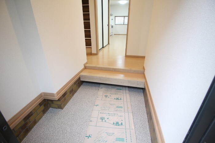 物件内観写真13　(廊下)