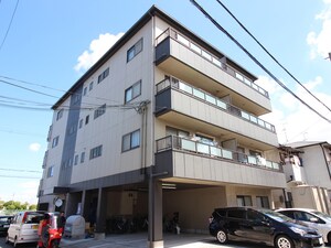 スリ－フレンド河合外観写真