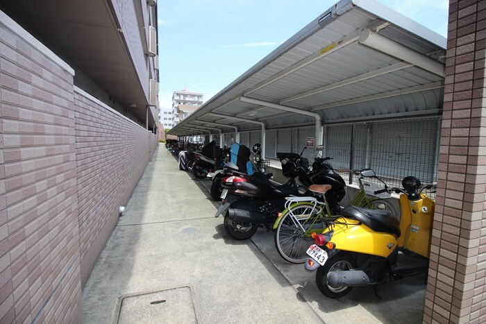 物件外観写真5　(駐輪場)