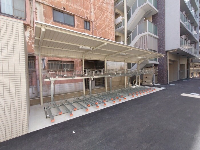 物件外観写真6　(駐輪場)