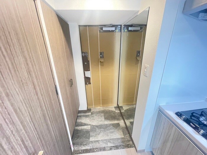 物件内観写真14　(玄関)