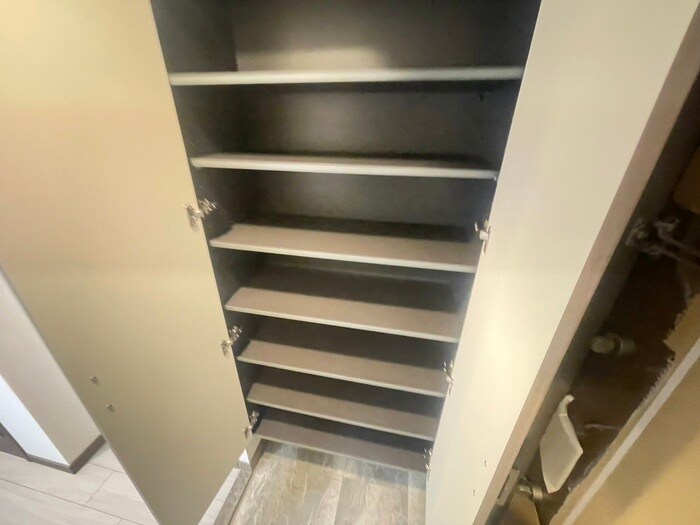 物件内観写真15　(靴箱)