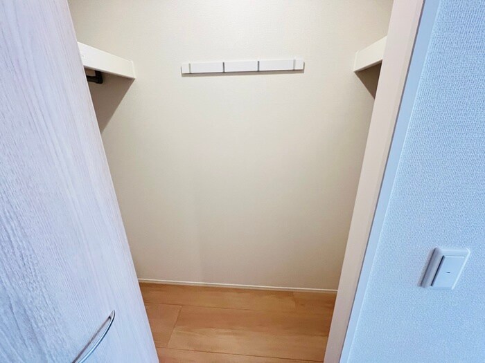 物件内観写真15　(収納)